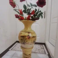 گل و گلدان بزرگ