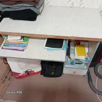 میز کامپیوتر کاملا سالم