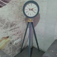 ساعت پایه دار