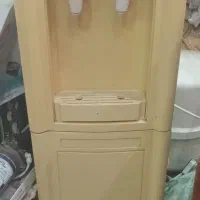 آب سردکننده با یخچال سرخود