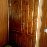 یک عدد درب چوب گردو