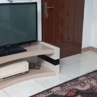 تلویزیون و میز