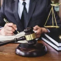 وکیل پایه یک دادگستری و مشاور تخصصی حقوقی