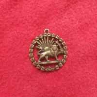 گردن آویز قدیمی|کلکسیون اشیاء عتیقه|شهرکرد, |دیوار