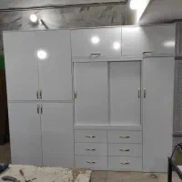 کمدهای دیواری پیش‌ساخته همراه با جا رختخوابی