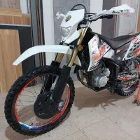 تریل بهرو ۲۰۰ دارای لوازم|موتورسیکلت|اراک, |دیوار