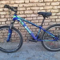 سه عدد دوچرخه و تیله و سرمدادی