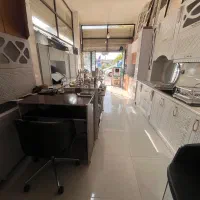فروشنده خانم