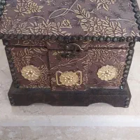 چمدان ارایشی