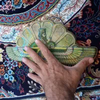 نوار|کلکسیون اشیاء عتیقه|شیراز, پودنک|دیوار