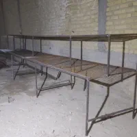 میز فلزی
