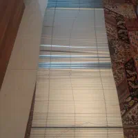 کرکره فلزی نقره‌ای رنگ