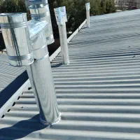 نصب وکاربیت لوله بخاری وشومینه سقف شیروانی|خدمات پیشه و مهارت|سیرجان, |دیوار