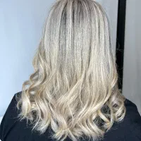 خدمات رنگ و لایت و کراتین و جذب مدل