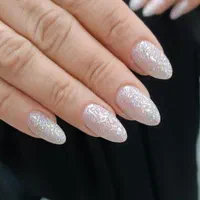 خدمات کاشت و ترمیم ناخن قیمت مناسب و ماندگاری بالا|خدمات آرایشگری و زیبایی|شیراز, شریف‌آباد|دیوار