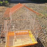 قفسه آهنی و قفسه پرنده