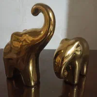 دو عدد مجسمه فیل
