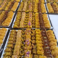 چند نفر خاتم در کارگاه شیرینی پزی نیاز مندیم|استخدام خدمات فروشگاه و رستوران|بهارستان, |دیوار