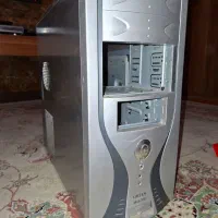 کیس بدون محتویات کامپیوتر