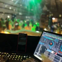 دیجی خانم با بروزترین تجهیزات