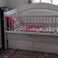 تخت نوزاد گهواره دار