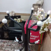 چوب لباسی ایستاده