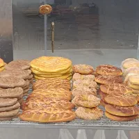 به یک نفر اقا و یک نفر خانم نیازمندیم