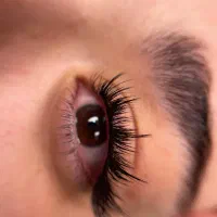 آموزش تخصصی کاشت مژه و لیفت و لمینت مژه و ابرو