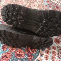 پوتین  سربازی|کیف، کفش، کمربند|سراب, |دیوار