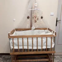 تخت نوزاد کنار مادر با قابلیت برای رفلاکس و کولیک