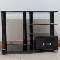 میز تلویزیون شیشه ای