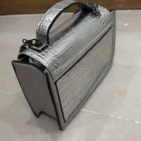 کیف|کیف، کفش، کمربند|بهار, |دیوار