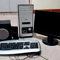 سیستم رایانه خانگی با مشخصات ذکر شده در عکس