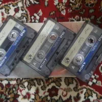 تعدادی نوار کاست سنتی