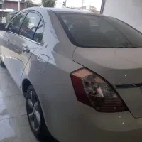 جیلی ۲۰۱۳ بی رنگ