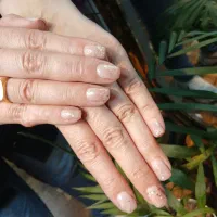 نیازمند مدل ناخن|خدمات آرایشگری و زیبایی|رشت, پیرسرا|دیوار