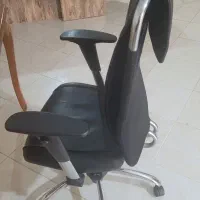 میز و صندلی کاملا سالم