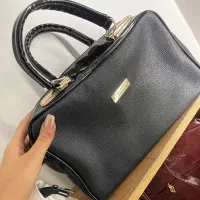 تعدادی کیف نو|کیف، کفش، کمربند|پرند, فاز ۳|دیوار