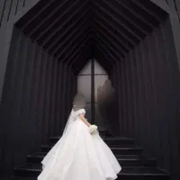 لباس عروس با سنگ ترک