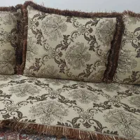 پشتی و زیرپای
