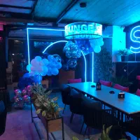 کافه رستوران اسکای لانژ