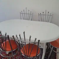 میز ناهارخوری و صندلی