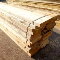 اجاره تخته بنایی (الوار) زیر پایی و لوله داربست