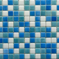 سرامیک شیشه‌ای میکس ترکیبی پشت توری استخر