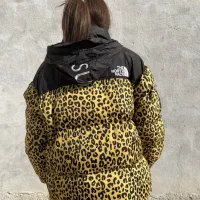 کاپشن|لباس|خواجه, |دیوار