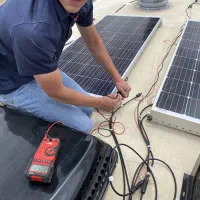 نصاب سیستم های خورشیدی(پنل)