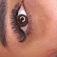 مدل اکستنشن مژه با هزینه متریال