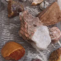 ۳۵ عدد سنگ طبیعی انواع سنگ ها|زیورآلات و اکسسوری|اصفهان, پوریای ولی|دیوار