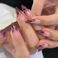 کاشت و ترمیم ناخن، طراحی و لاک های ترند روز