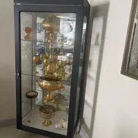 بوفه ۴ طبقه چوبی در حد نو و تمیز